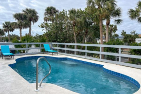 Bayfront Paradise with Heated Pool and Balcony!